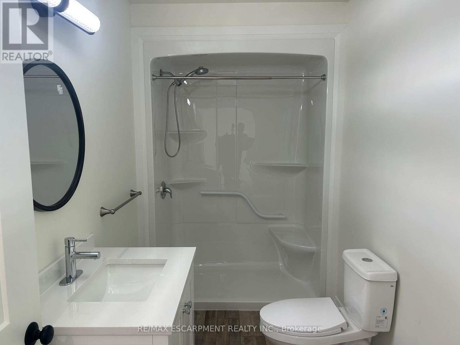 1888B Highway 3 E, Haldimand, ON - Indoor Photo Showing Bathroom