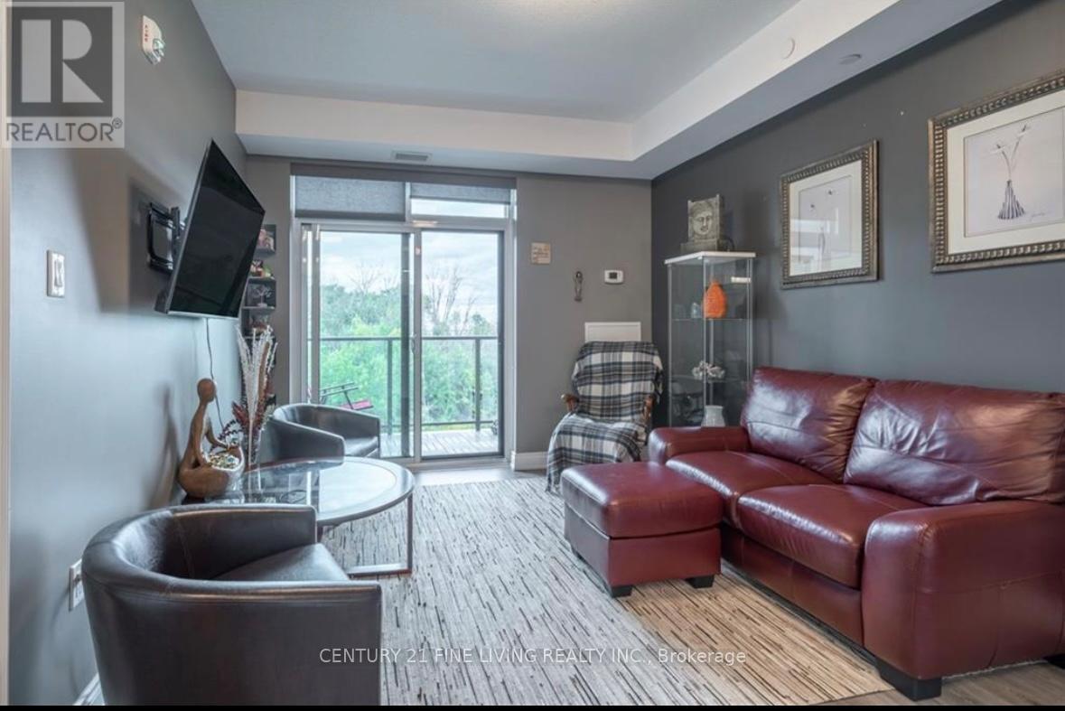 326 - 125 Shoreview Place, Hamilton, ON - Indoor Photo Showing Living Room