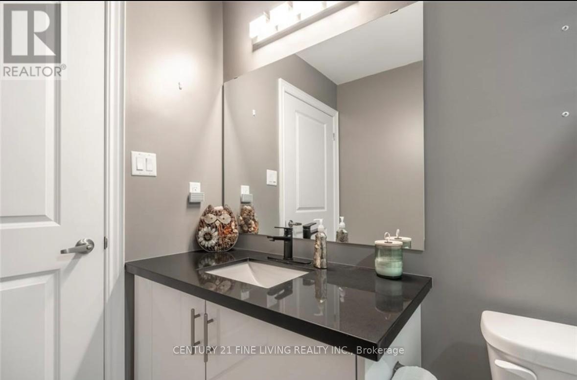 326 - 125 Shoreview Place, Hamilton, ON - Indoor Photo Showing Bathroom