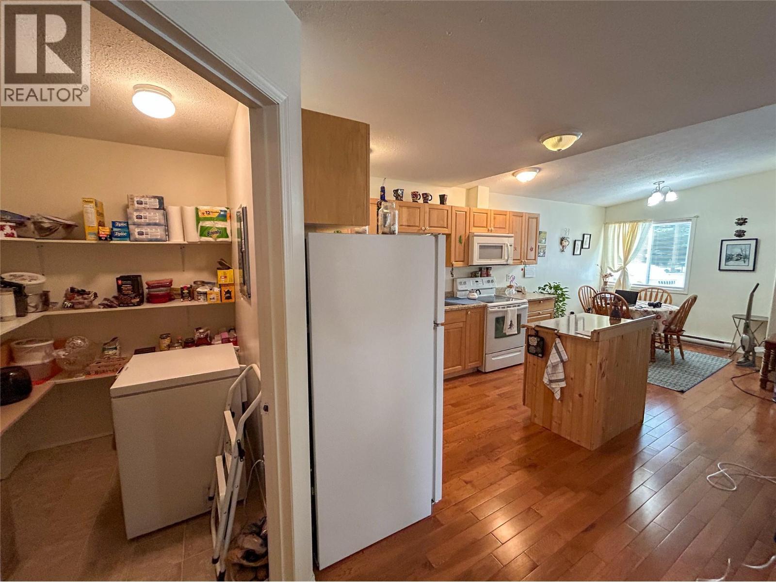 416 Sayward Avenue, Salmo, BC - Indoor