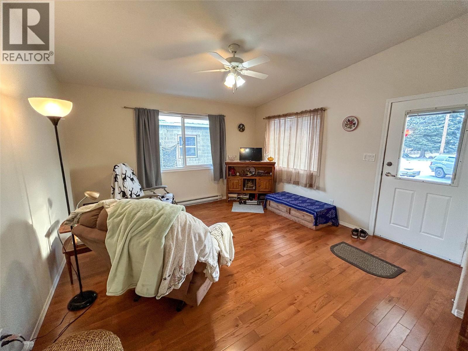 416 Sayward Avenue, Salmo, BC - Indoor