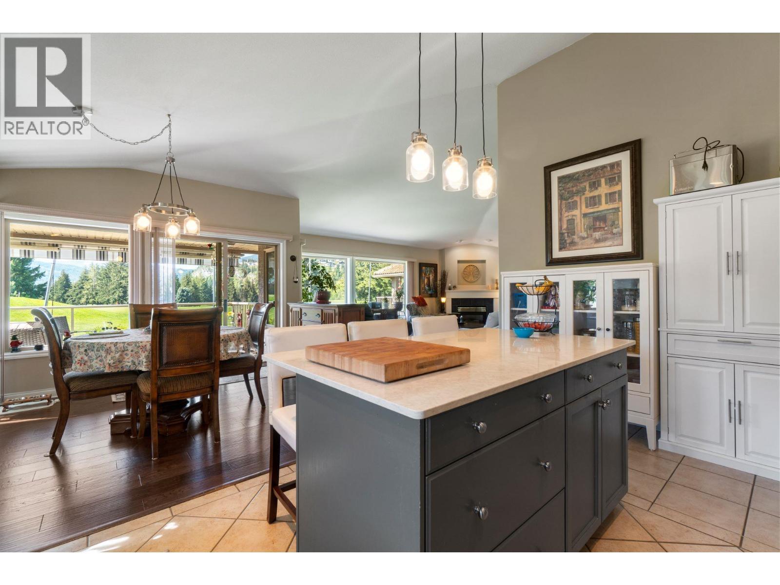 2550 Golf Course Drive Unit# 11, Blind Bay, BC - Indoor