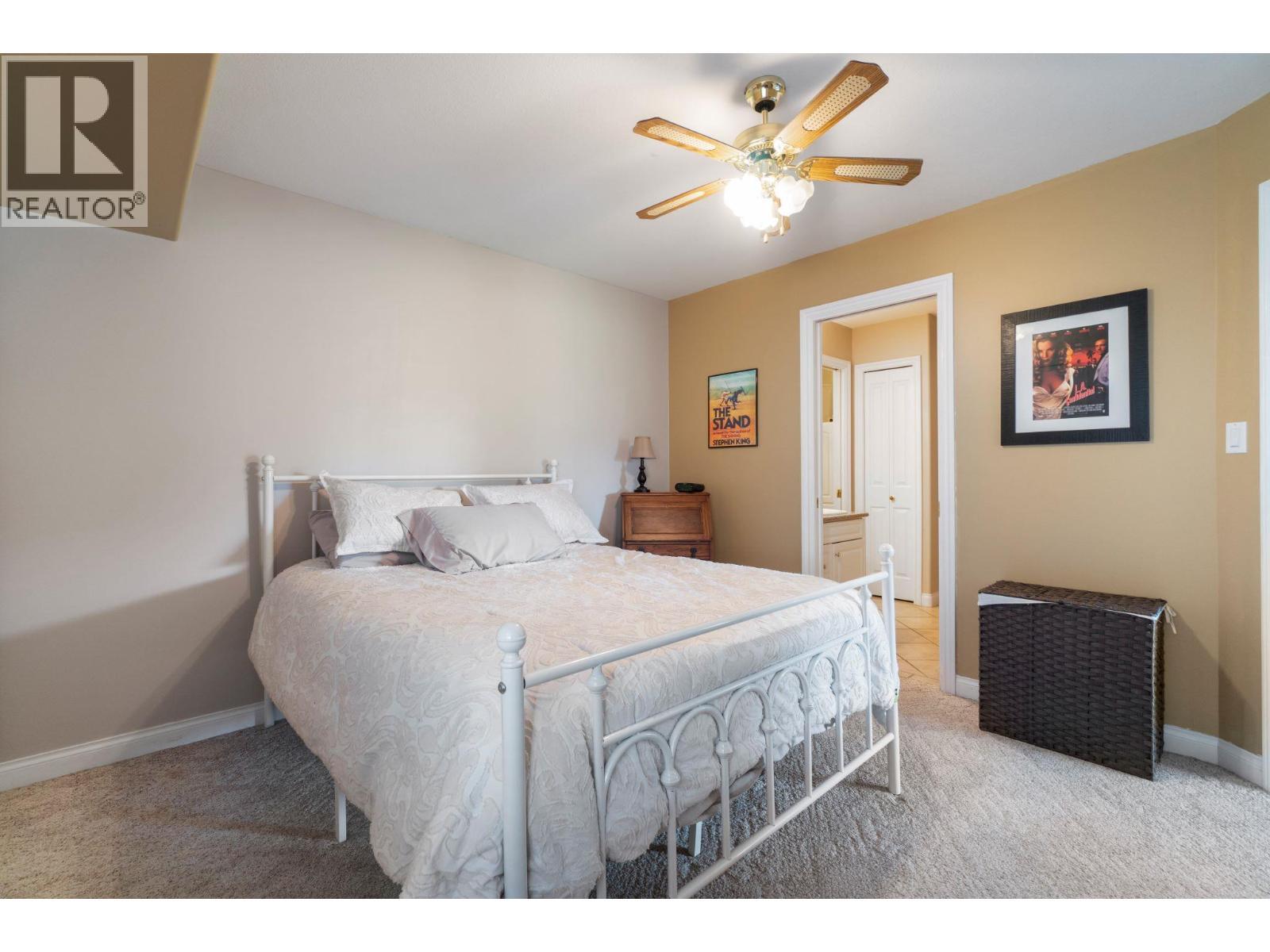 2550 Golf Course Drive Unit# 11, Blind Bay, BC - Indoor Photo Showing Bedroom