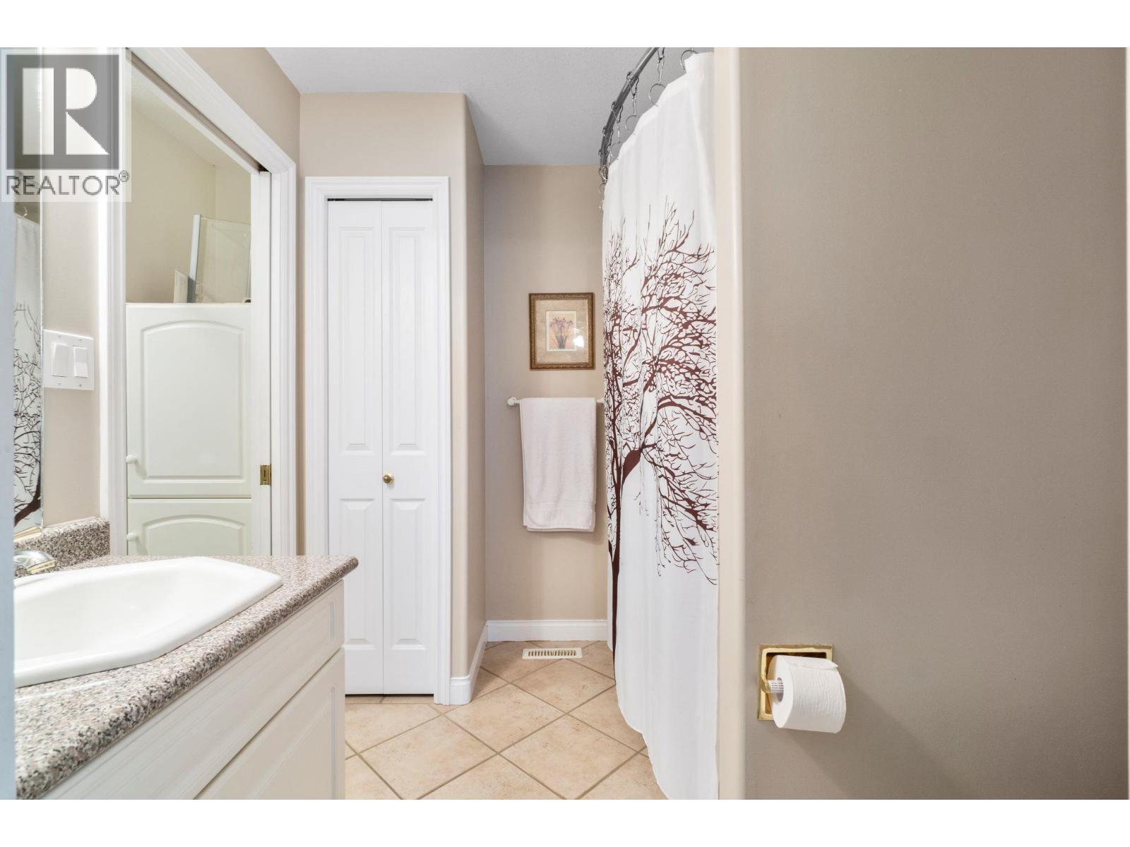 2550 Golf Course Drive Unit# 11, Blind Bay, BC - Indoor Photo Showing Bathroom