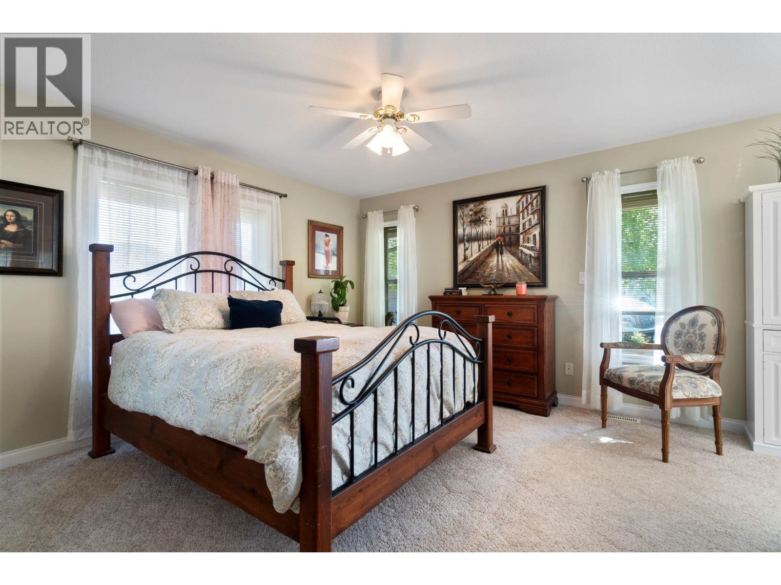 2550 Golf Course Drive Unit# 11, Blind Bay, BC - Indoor Photo Showing Bedroom