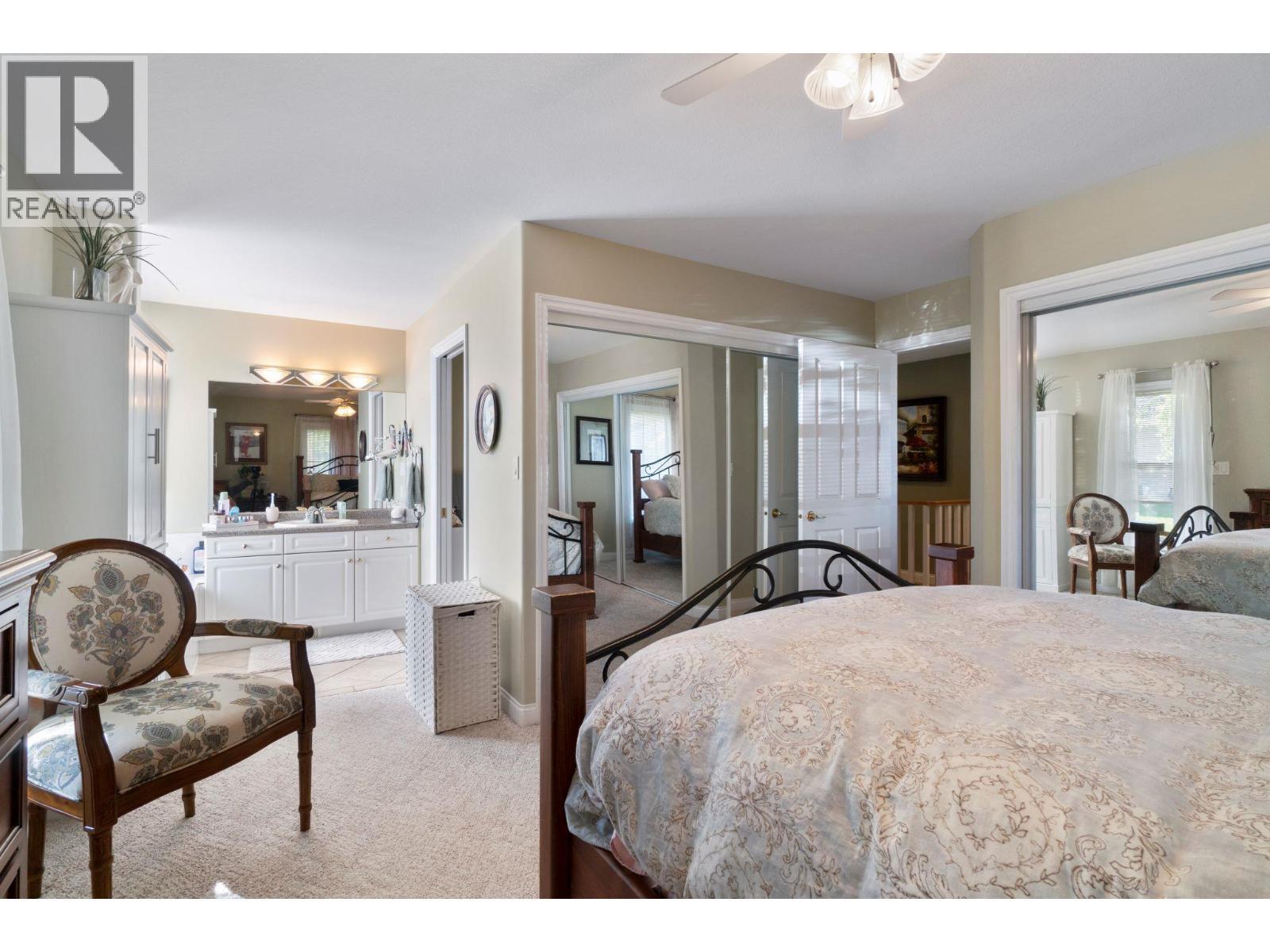 2550 Golf Course Drive Unit# 11, Blind Bay, BC - Indoor Photo Showing Bedroom