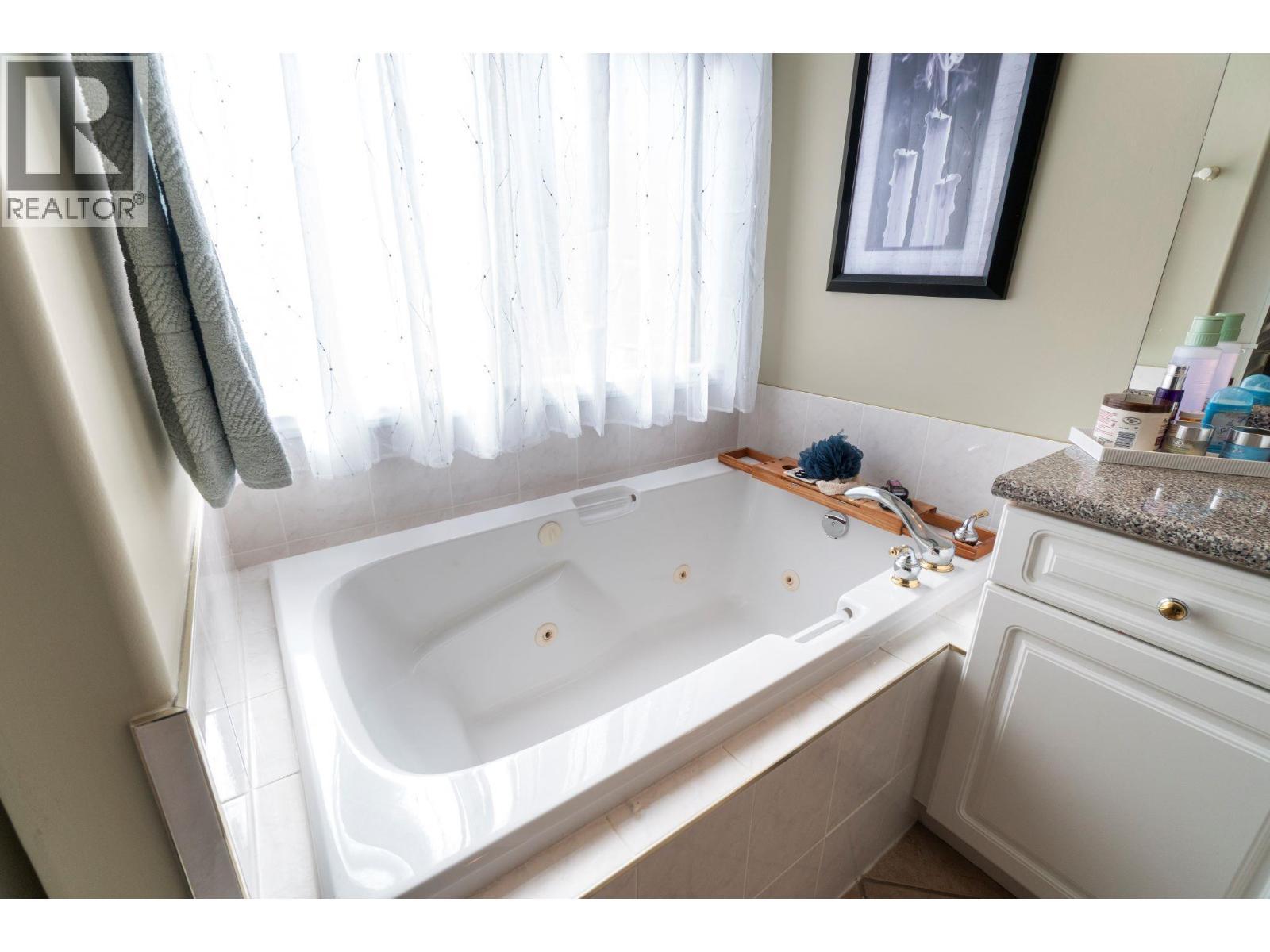 2550 Golf Course Drive Unit# 11, Blind Bay, BC - Indoor Photo Showing Bathroom