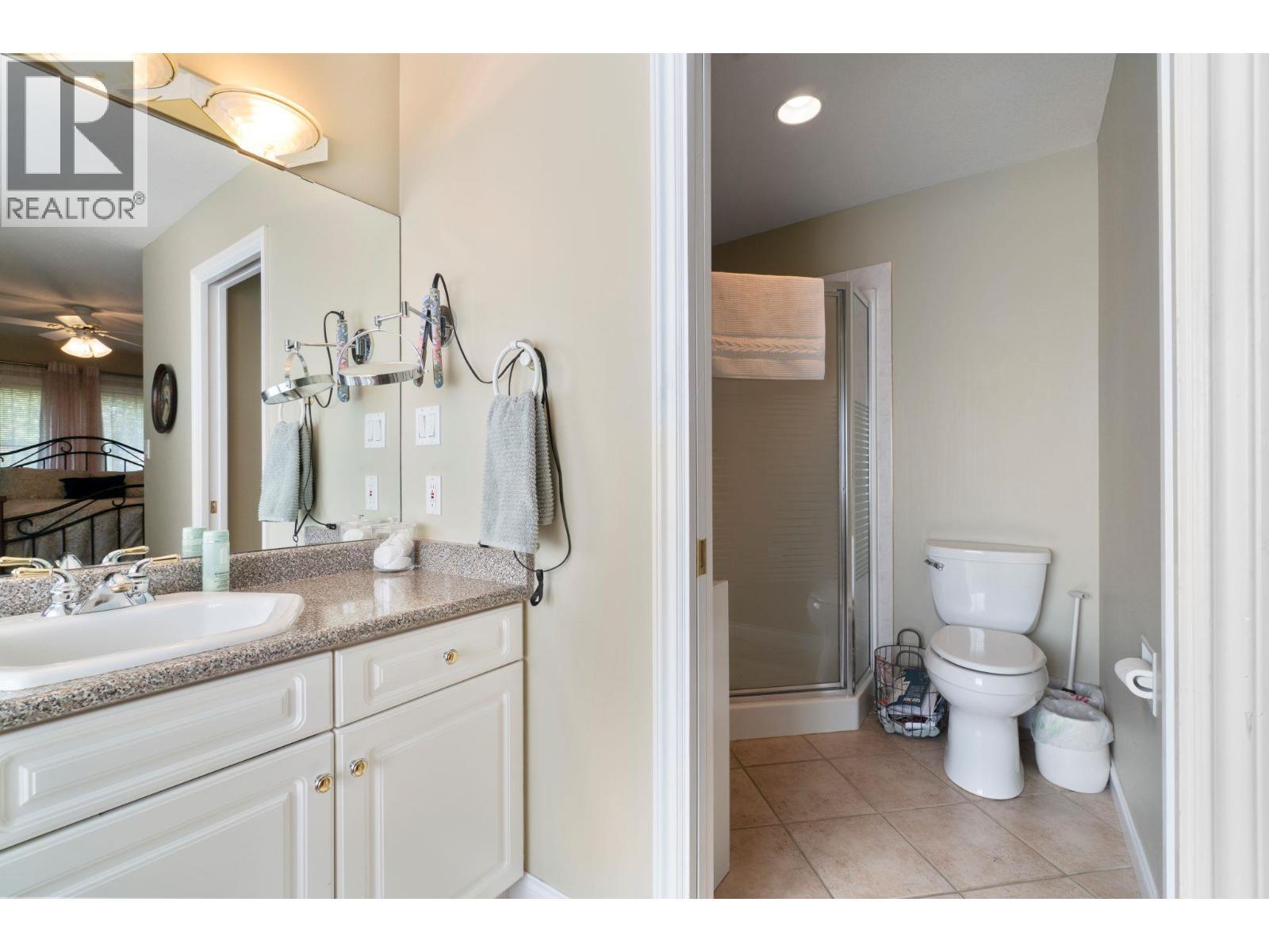 2550 Golf Course Drive Unit# 11, Blind Bay, BC - Indoor Photo Showing Bathroom