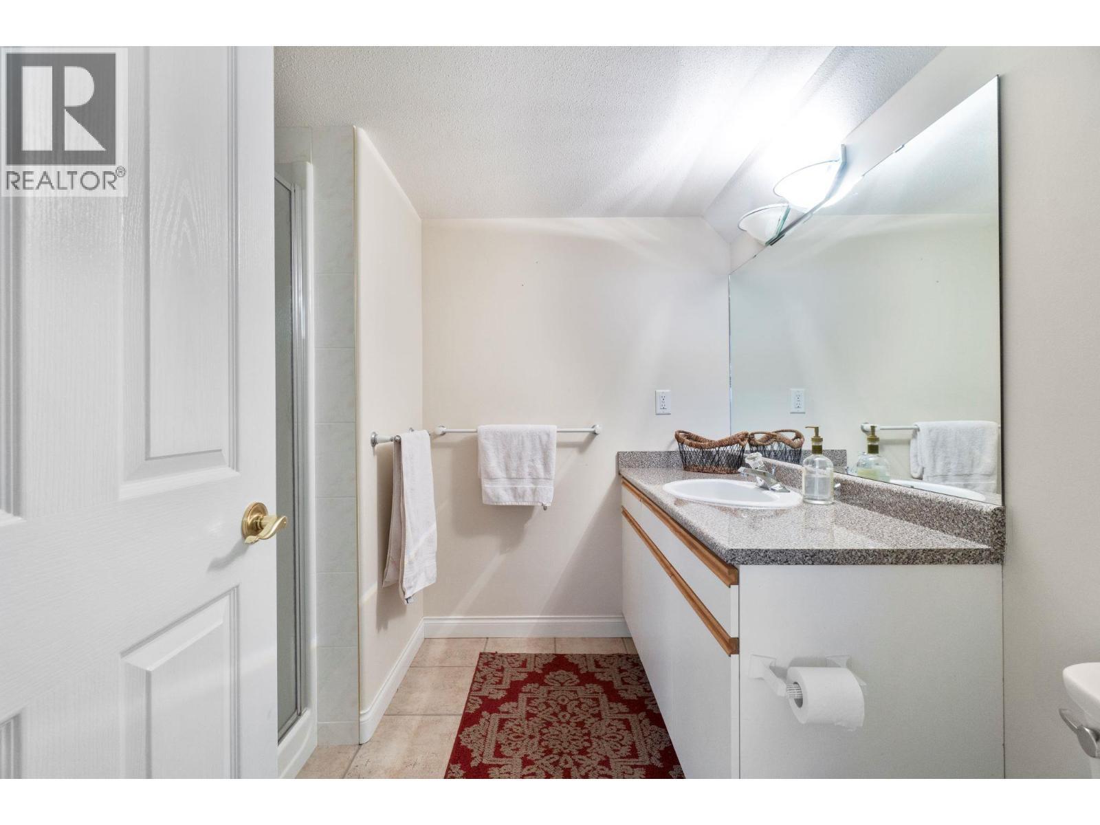 2550 Golf Course Drive Unit# 11, Blind Bay, BC - Indoor Photo Showing Bathroom