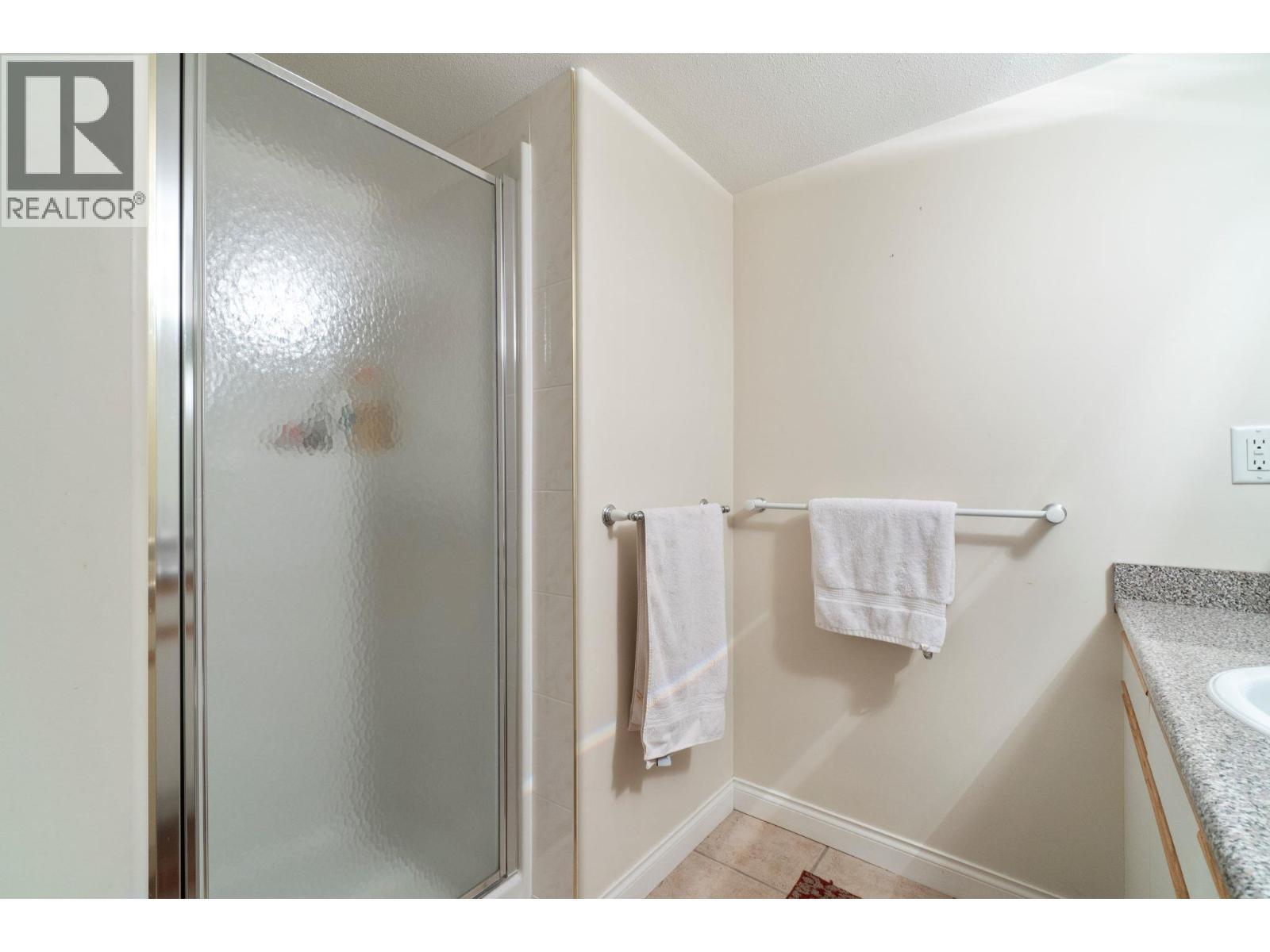 2550 Golf Course Drive Unit# 11, Blind Bay, BC - Indoor Photo Showing Bathroom