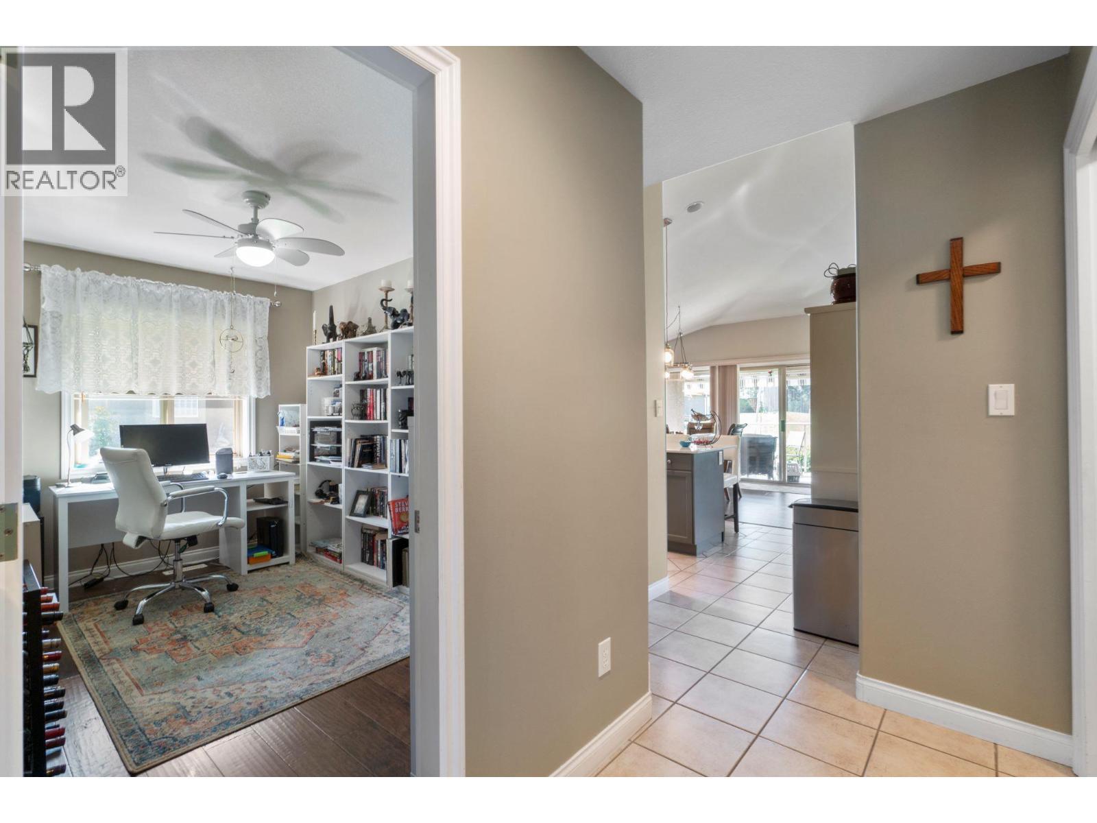 2550 Golf Course Drive Unit# 11, Blind Bay, BC - Indoor Photo Showing Office