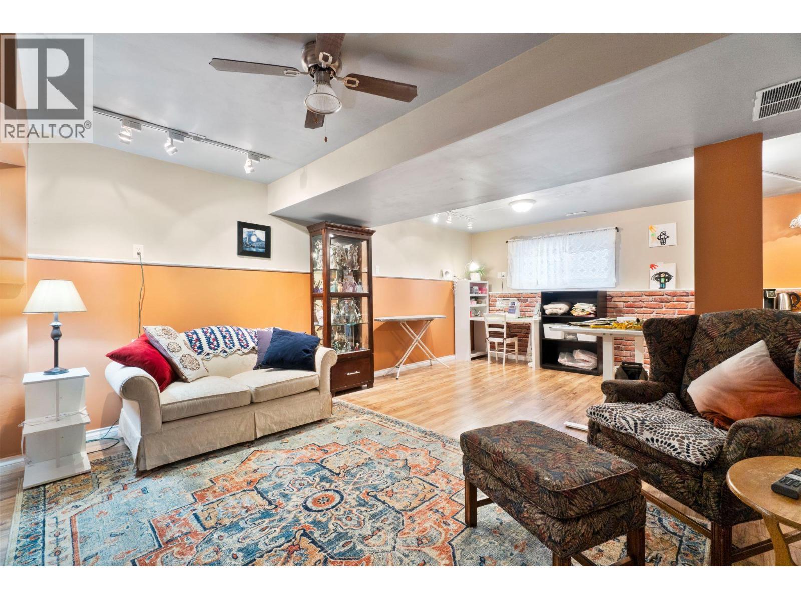 2550 Golf Course Drive Unit# 11, Blind Bay, BC - Indoor Photo Showing Living Room