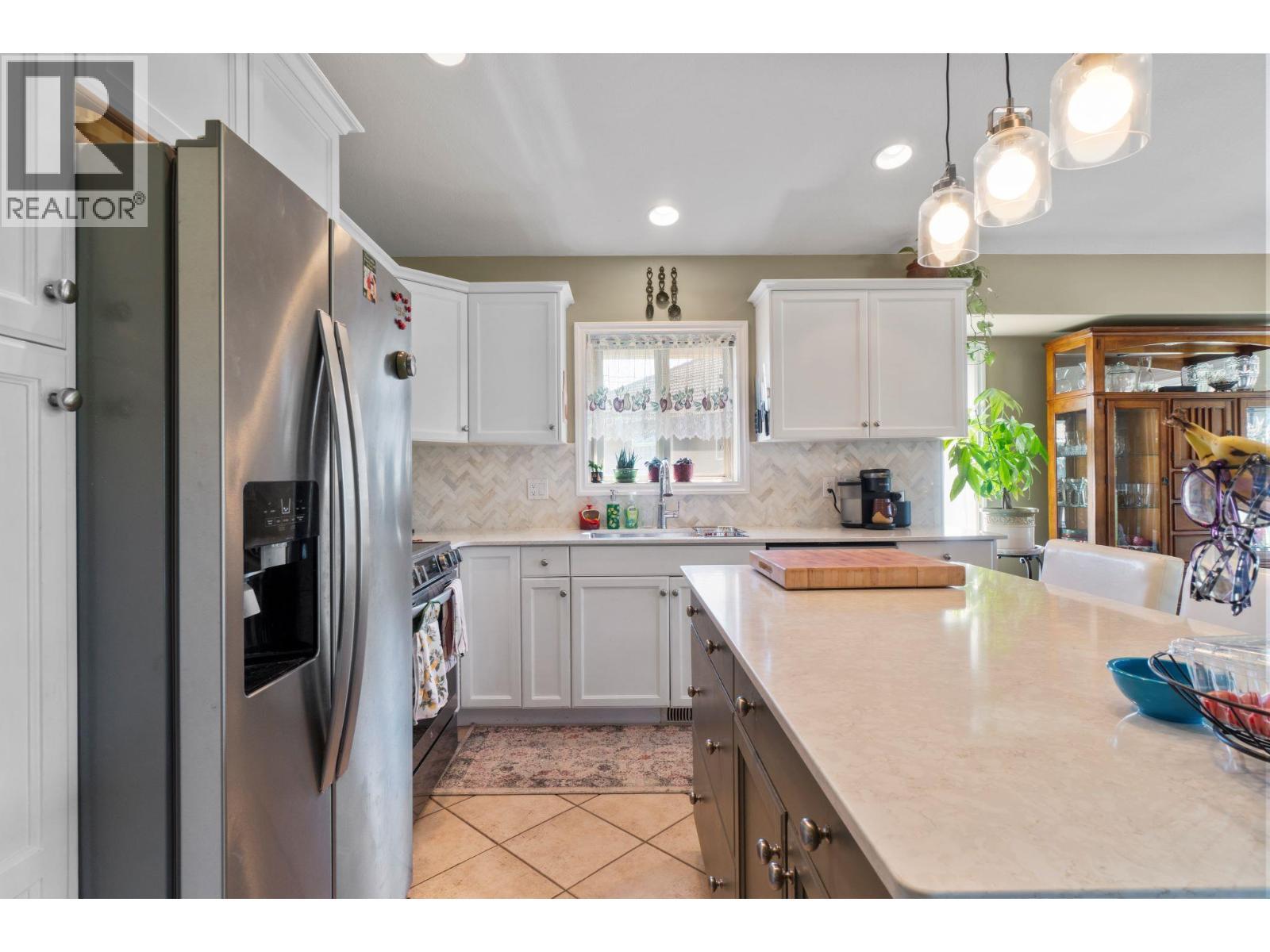 2550 Golf Course Drive Unit# 11, Blind Bay, BC - Indoor Photo Showing Kitchen