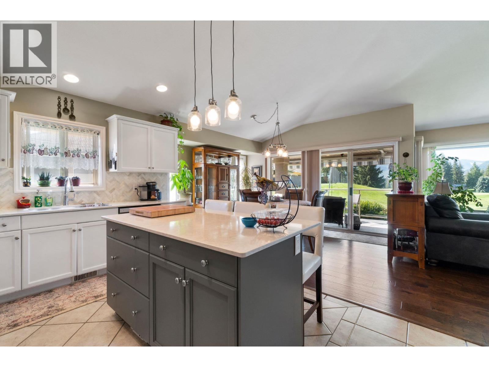 2550 Golf Course Drive Unit# 11, Blind Bay, BC - Indoor Photo Showing Other Room