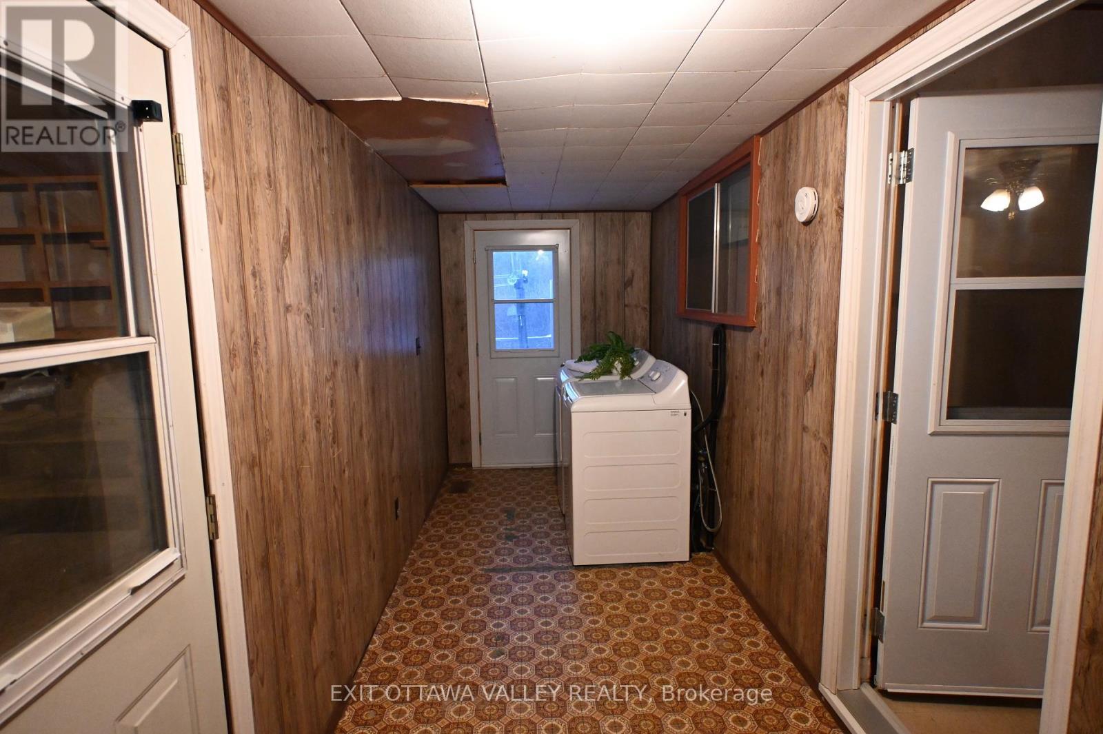 foyer - 2776 Fourth Chute Road, Bonnechere Valley, ON - Indoor Photo Showing Other Room