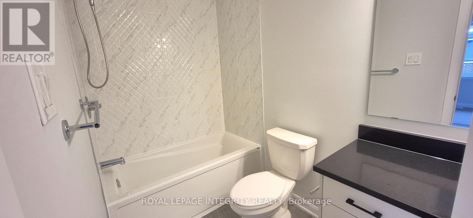18 - 701 Glenroy Gilbert Drive, Ottawa, ON - Indoor Photo Showing Bathroom