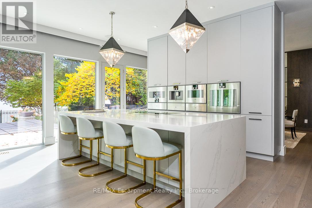 2250 Chancery Lane W, Oakville (Fd Ford), ON - Indoor