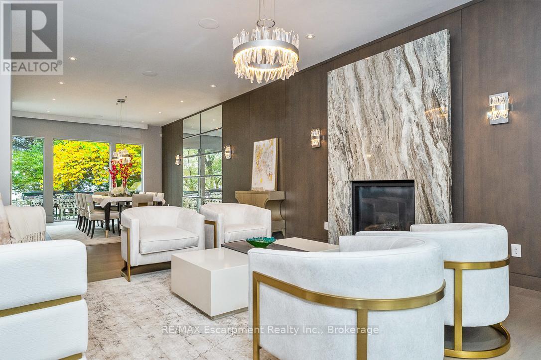 2250 Chancery Lane W, Oakville (Fd Ford), ON - Indoor Photo Showing Living Room With Fireplace