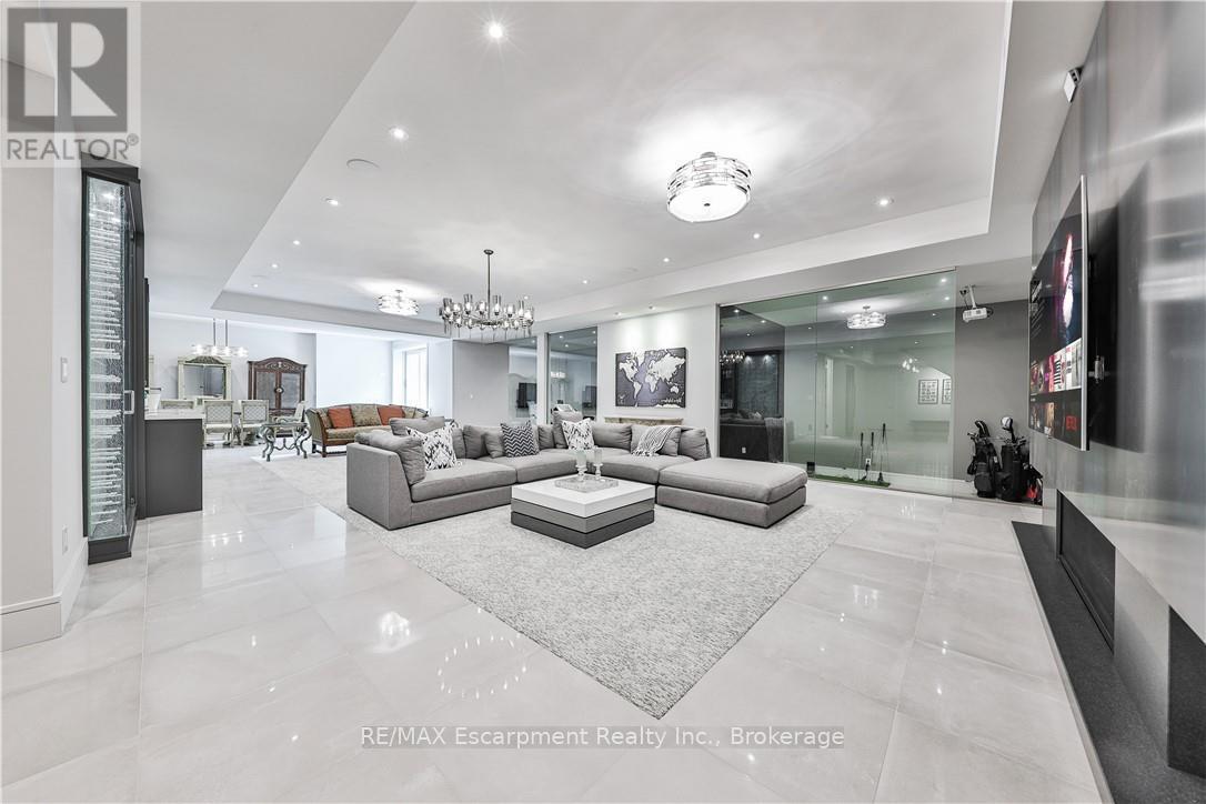 2250 Chancery Lane W, Oakville (Fd Ford), ON - Indoor Photo Showing Other Room