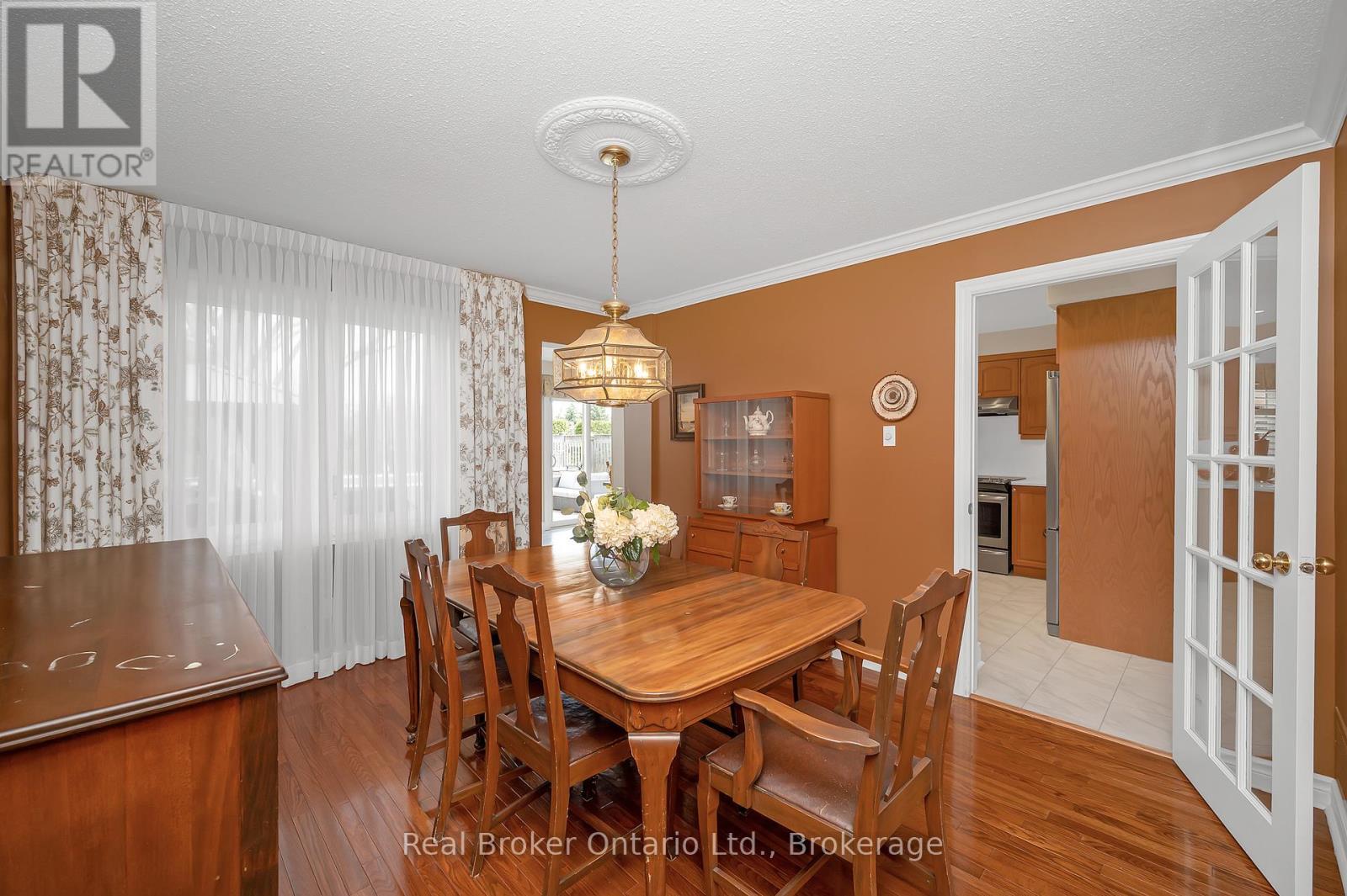 2015 Grosvenor Street, Oakville (Wc Wedgewood Creek), ON - Indoor Photo Showing Dining Room