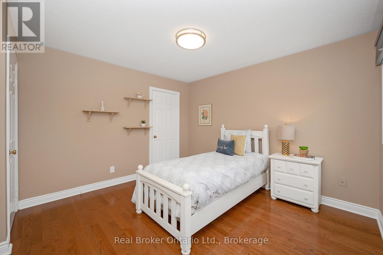 2015 Grosvenor Street, Oakville (Wc Wedgewood Creek), ON - Indoor Photo Showing Bedroom