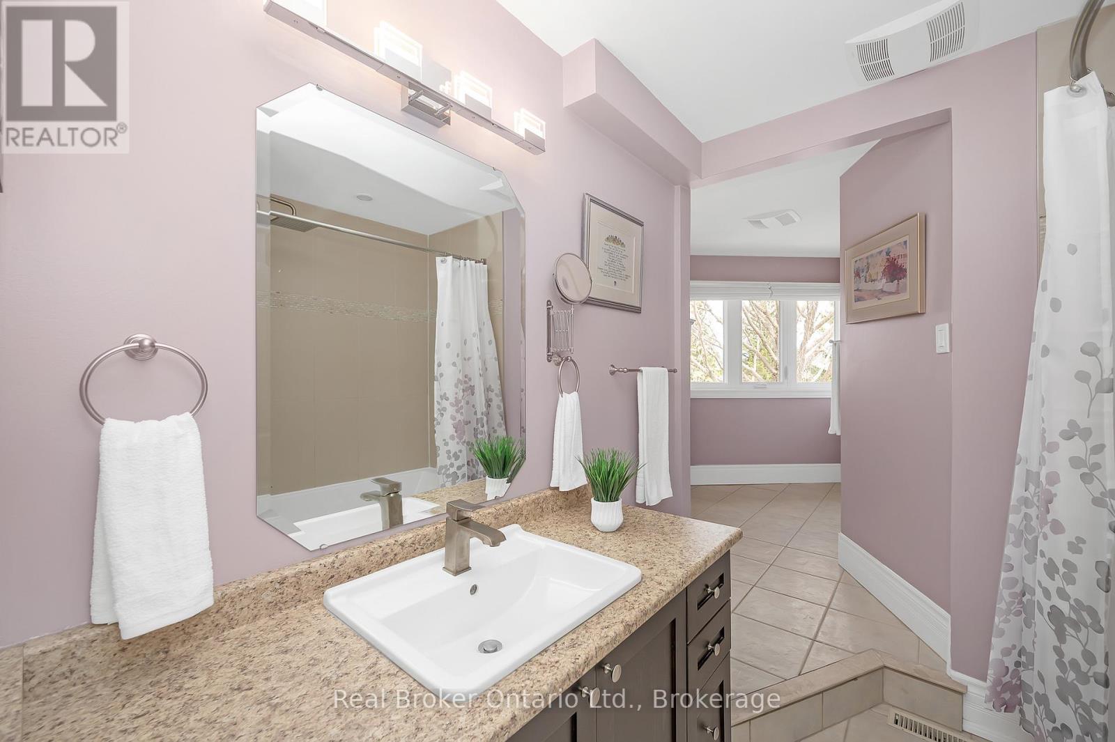 2015 Grosvenor Street, Oakville (Wc Wedgewood Creek), ON - Indoor Photo Showing Bathroom
