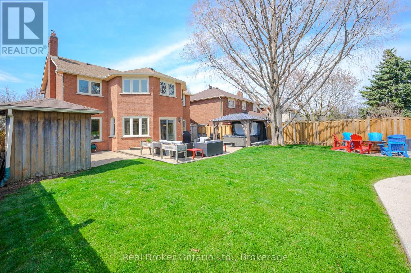 2015 Grosvenor Street, Oakville (Wc Wedgewood Creek), ON - Outdoor