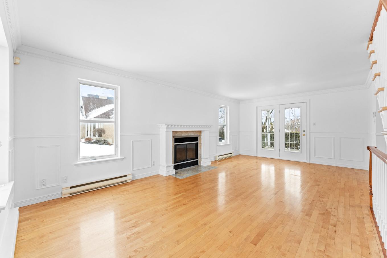 Salon - 1576 Ch. St-Charles, Terrebonne (Lachenaie), QC - Indoor Photo Showing Living Room