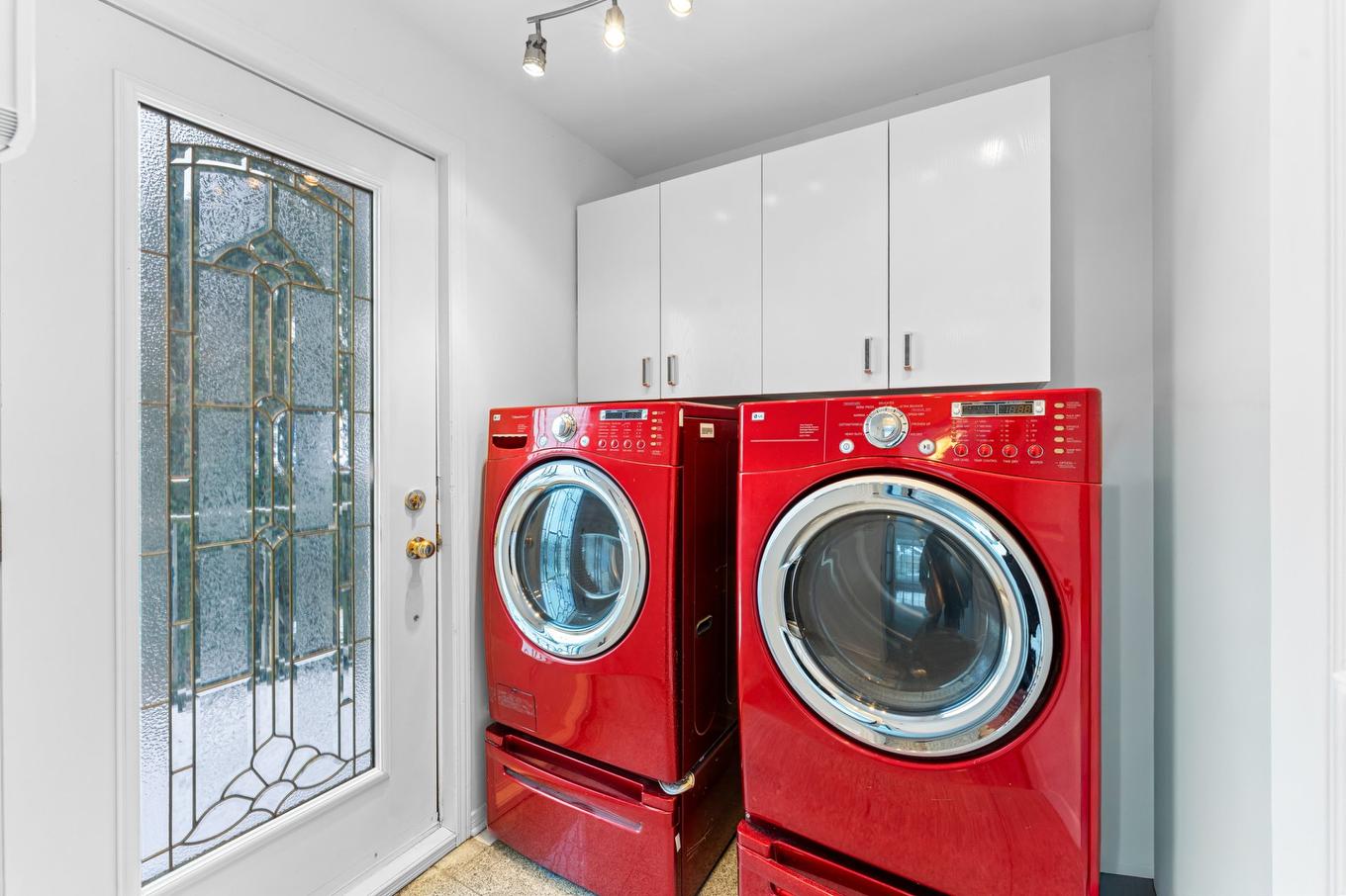 Salle de lavage - 1576 Ch. St-Charles, Terrebonne (Lachenaie), QC - Indoor Photo Showing Laundry Room