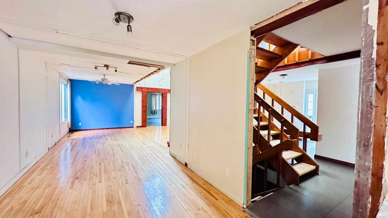 Living room - 1102 Boul. De La Salette, Saint-Jérôme, QC - Indoor Photo Showing Other Room