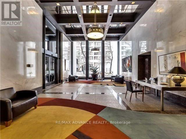 3229 - 33 Harbour Square, Toronto, ON - Indoor