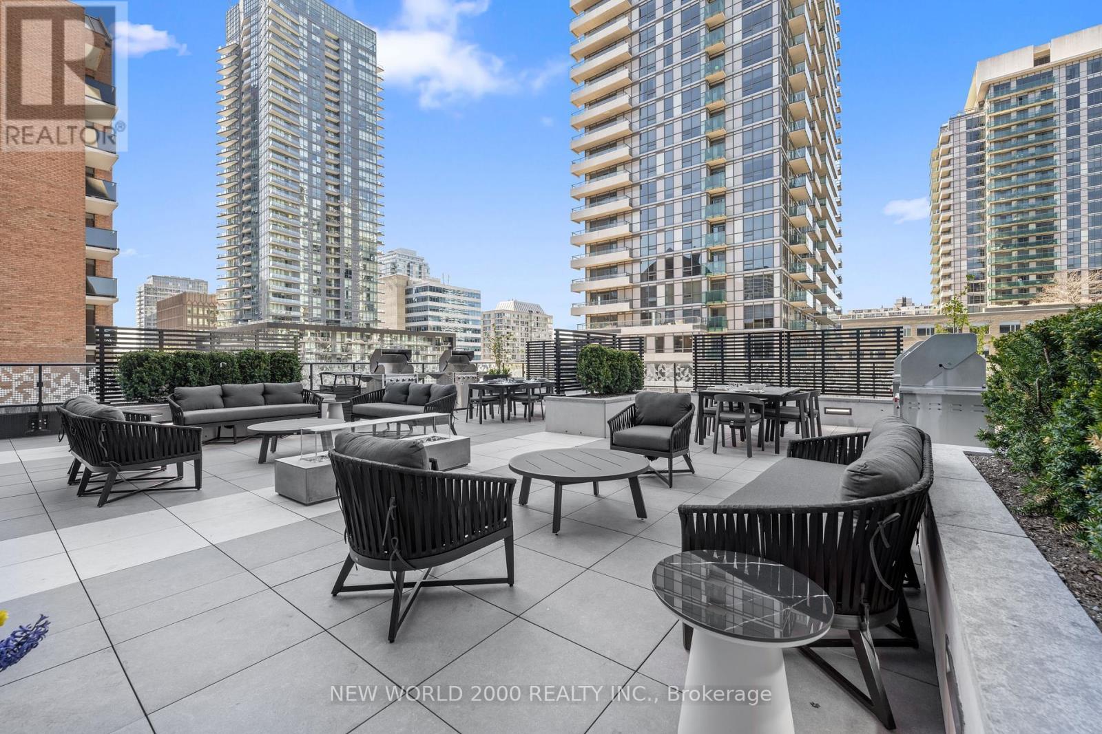 Terrace W/BBQ - 602 - 101 Roehampton Avenue, Toronto, ON - Outdoor With Facade