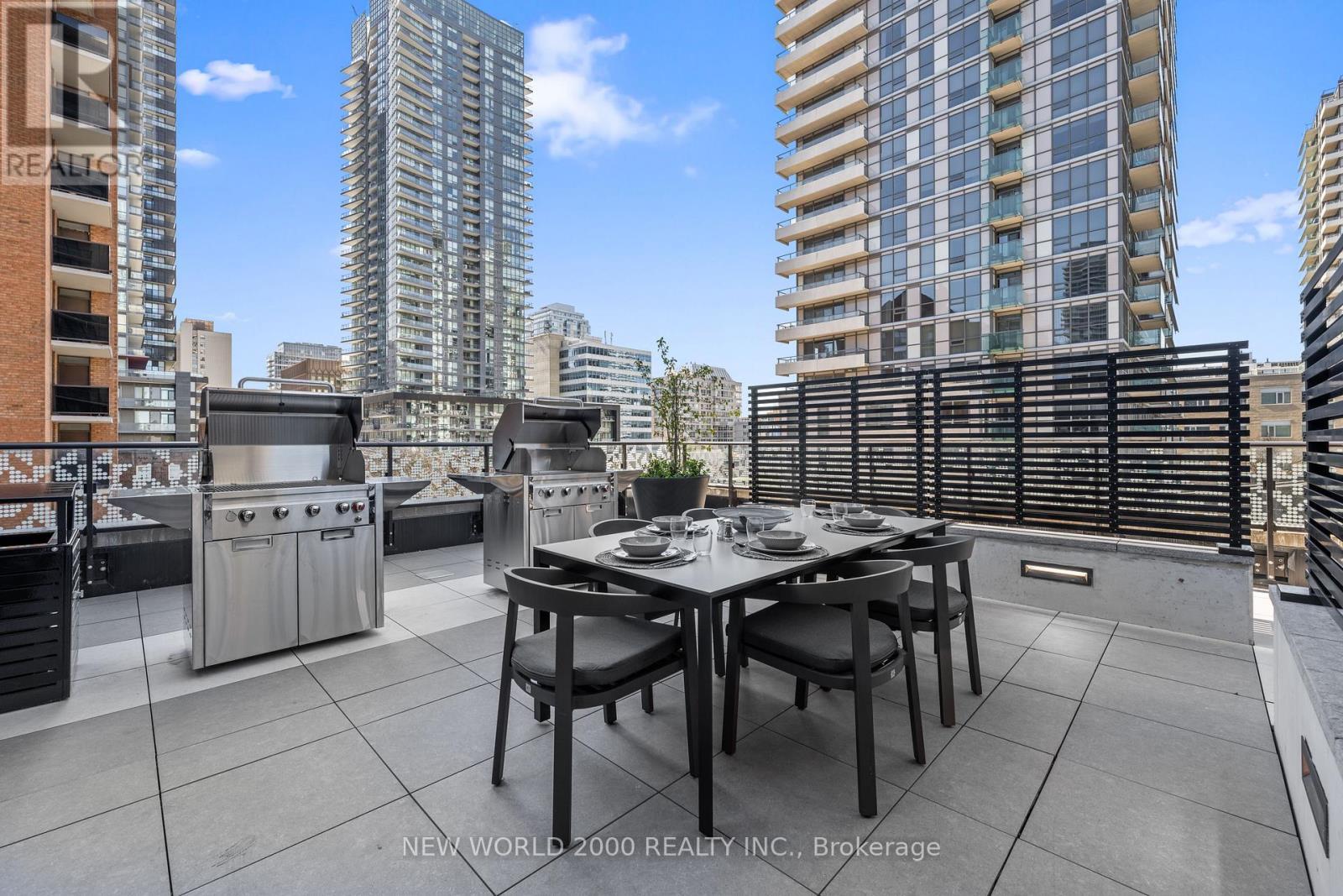 Terrace W/BBQ - 602 - 101 Roehampton Avenue, Toronto, ON - Outdoor With Facade