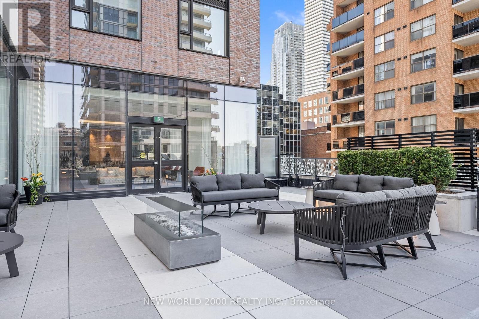 Terrace W/BBQ - 602 - 101 Roehampton Avenue, Toronto, ON - Outdoor