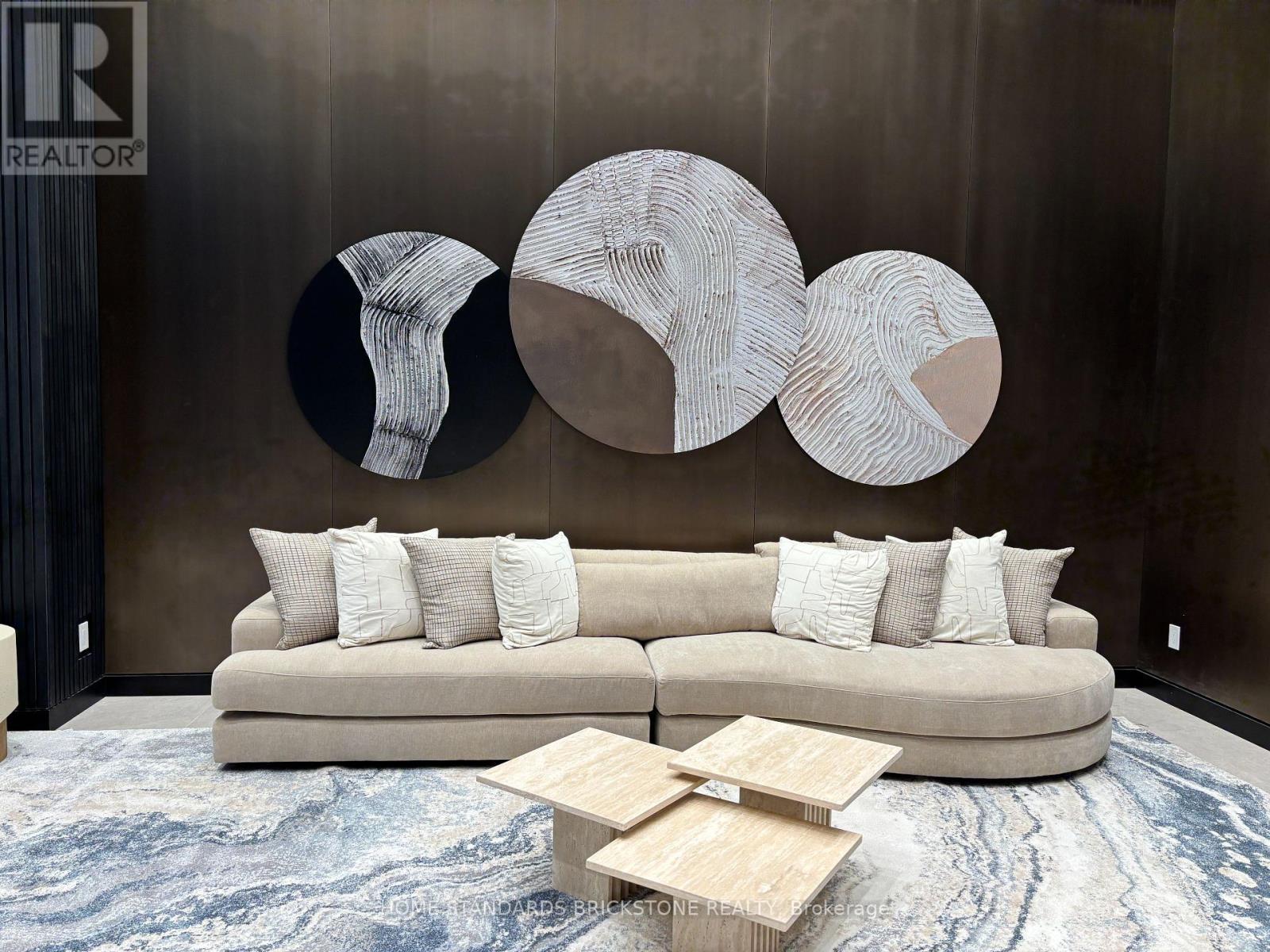 1203 - 20 Soudan Avenue, Toronto, ON - Indoor Photo Showing Living Room