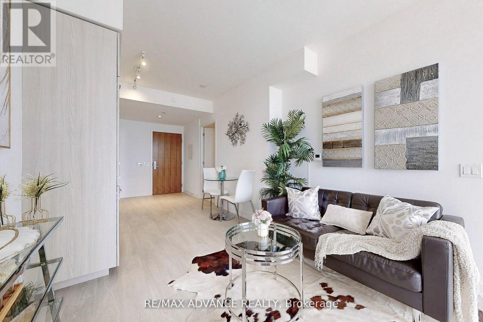 2508 - 15 Queens Quay E, Toronto, ON - Indoor