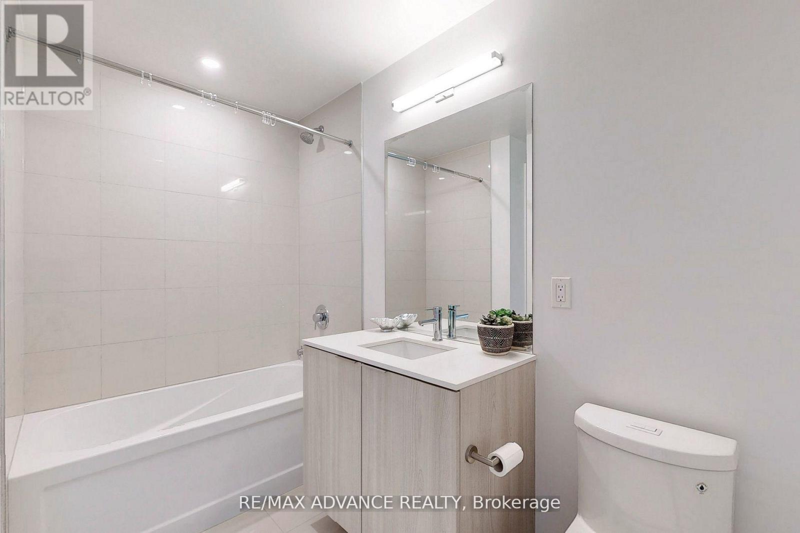 2508 - 15 Queens Quay E, Toronto, ON - Indoor Photo Showing Bathroom