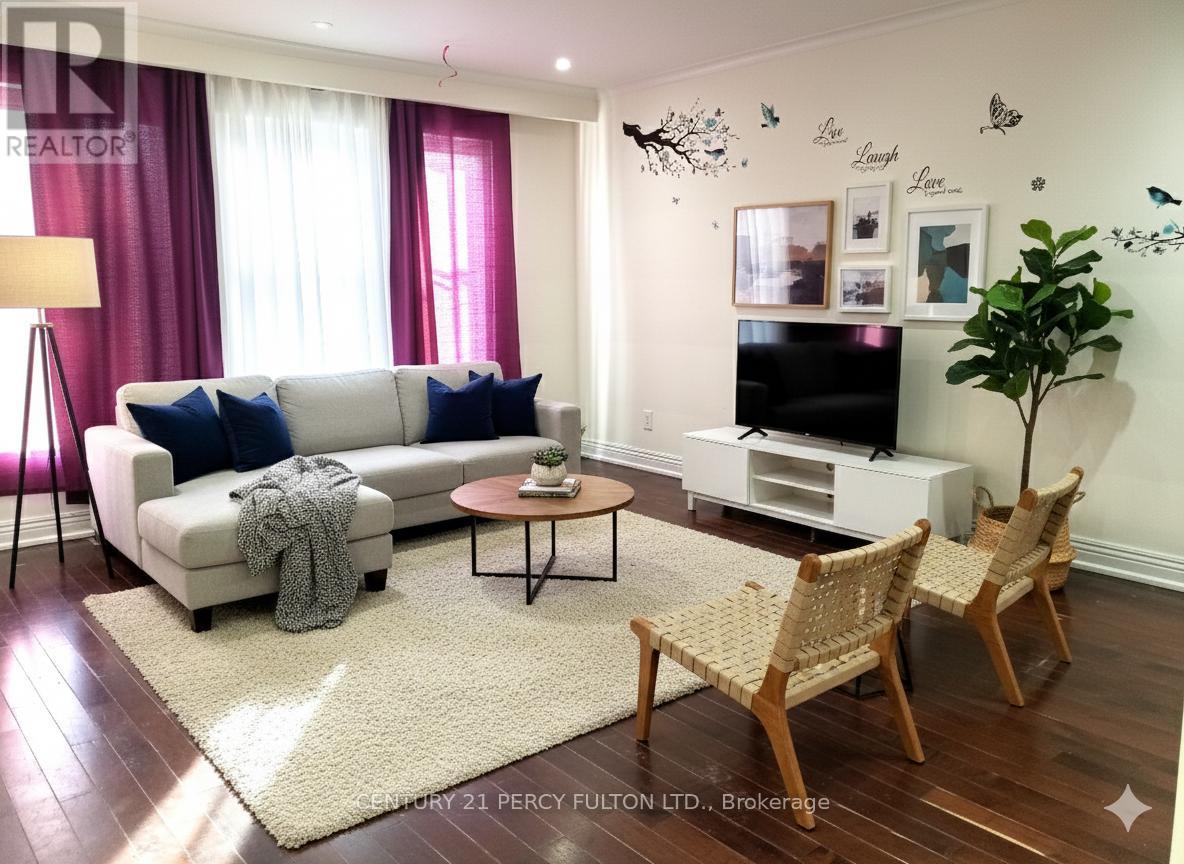 Main Floor - 182 Confederation Drive, Toronto, ON - Indoor Photo Showing Living Room