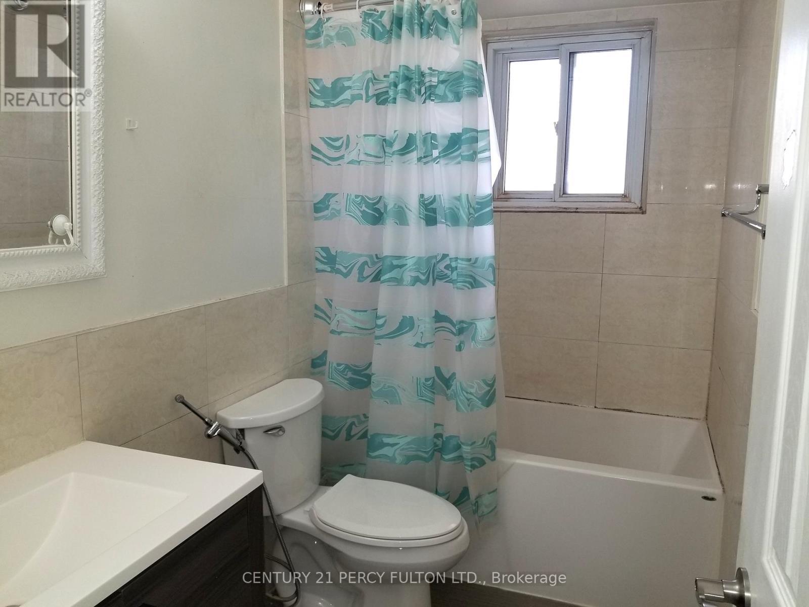 Main Floor - 182 Confederation Drive, Toronto, ON - Indoor Photo Showing Bathroom