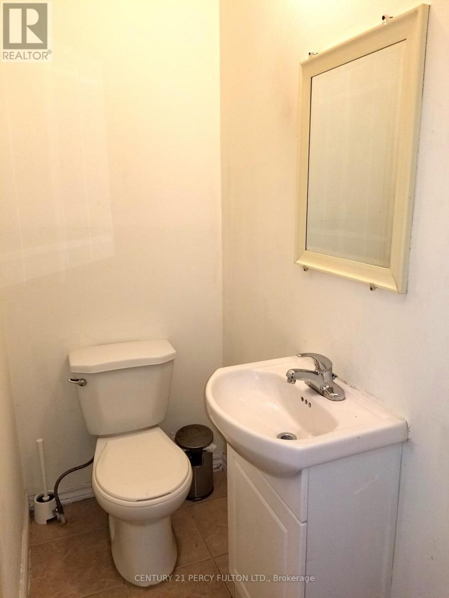 Main Floor - 182 Confederation Drive, Toronto, ON - Indoor Photo Showing Bathroom