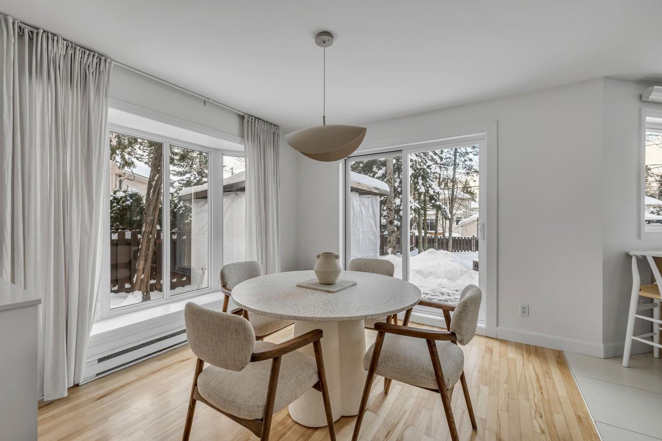 Dining room - 1129 Rue Du Geyser, Québec (La Haute-Saint-Charles), QC - Indoor Photo Showing Dining Room