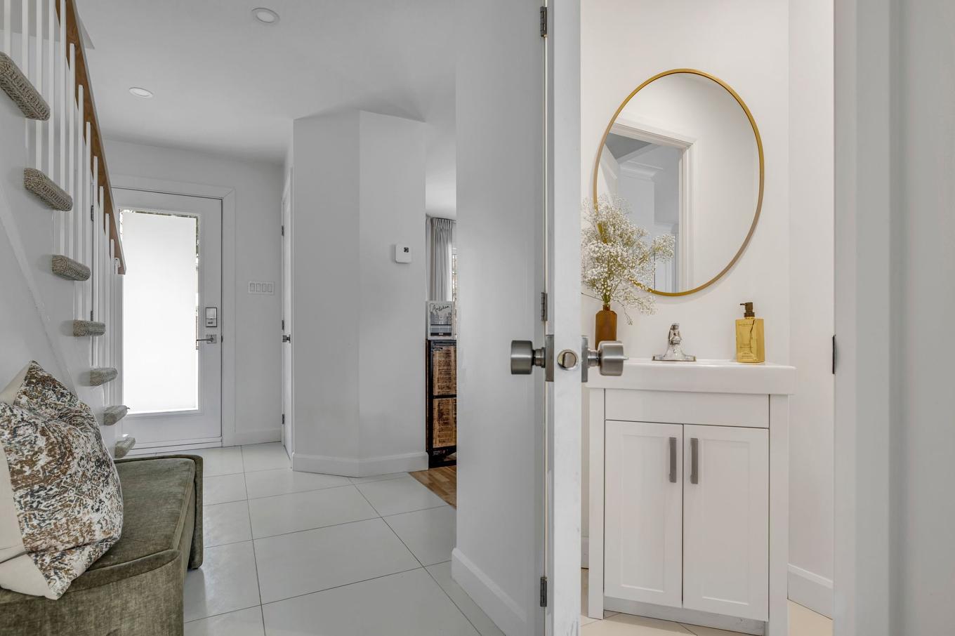 Powder room - 1129 Rue Du Geyser, Québec (La Haute-Saint-Charles), QC - Indoor Photo Showing Bathroom