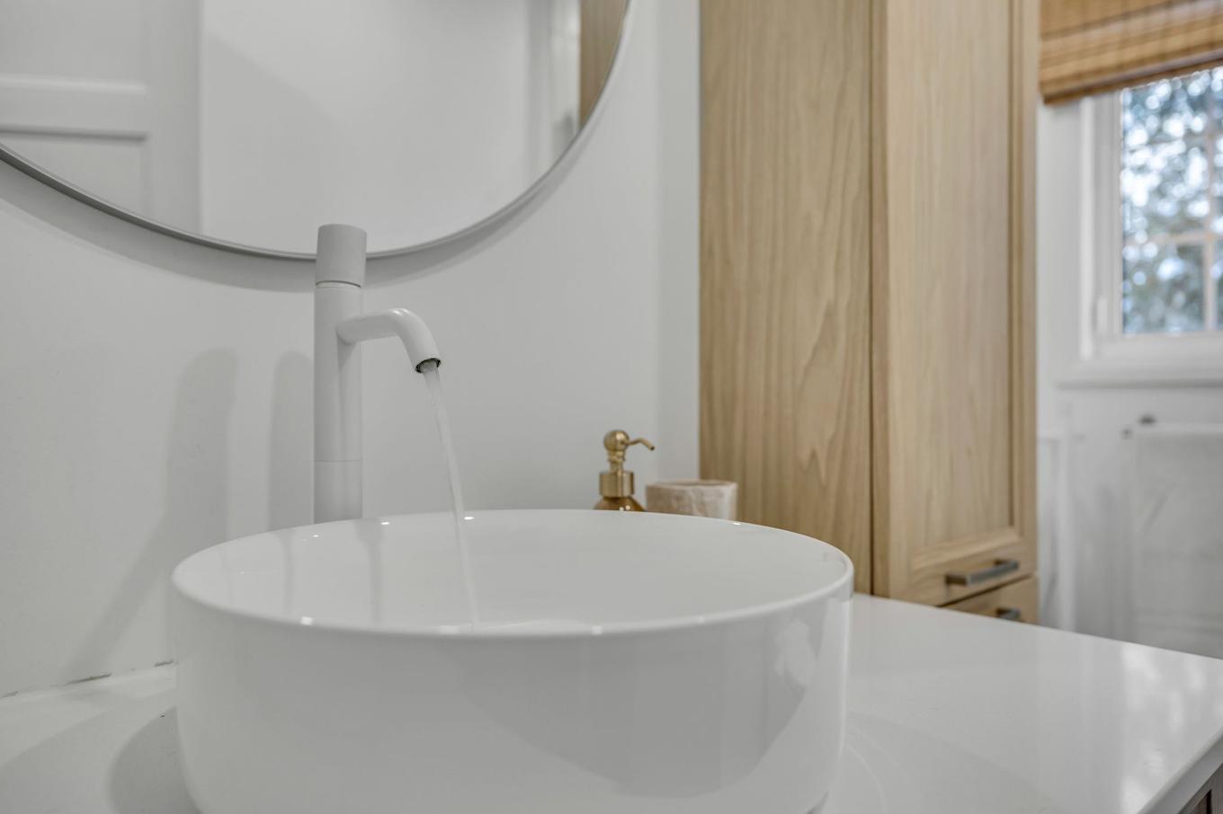 Bathroom - 1129 Rue Du Geyser, Québec (La Haute-Saint-Charles), QC - Indoor Photo Showing Bathroom