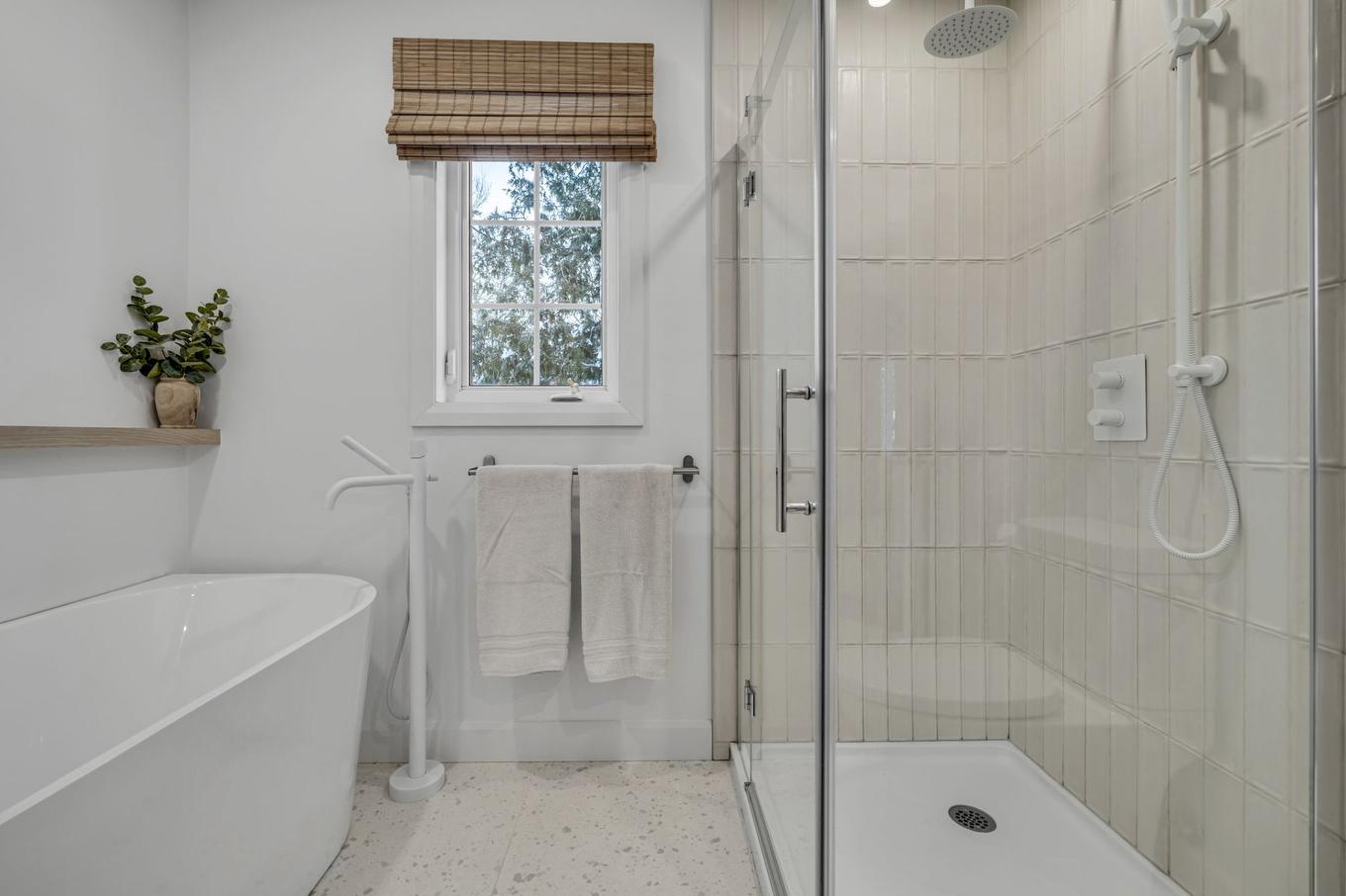 Bathroom - 1129 Rue Du Geyser, Québec (La Haute-Saint-Charles), QC - Indoor Photo Showing Bathroom