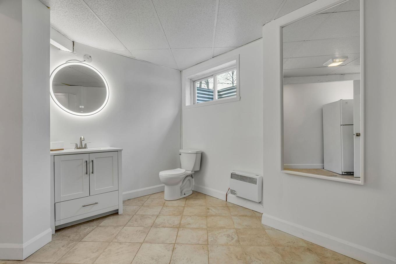 Laundry room - 1129 Rue Du Geyser, Québec (La Haute-Saint-Charles), QC - Indoor Photo Showing Bathroom