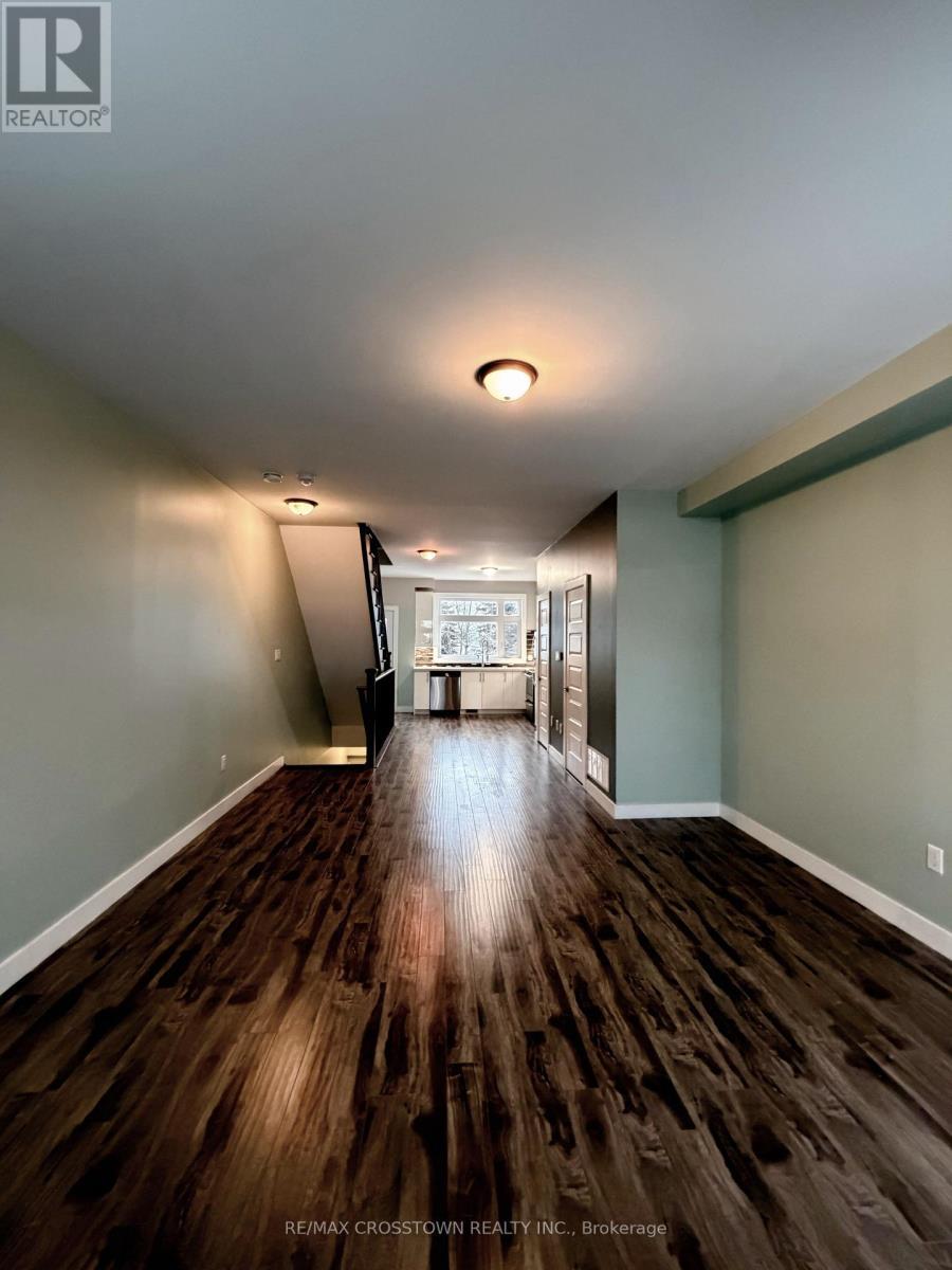 2 - 540 Essa Road, Barrie, ON - Indoor Photo Showing Other Room