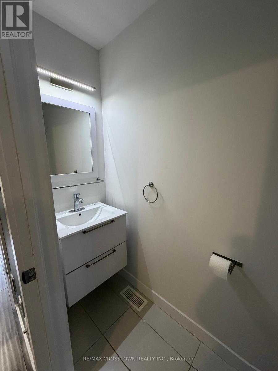 2 - 540 Essa Road, Barrie, ON - Indoor Photo Showing Bathroom