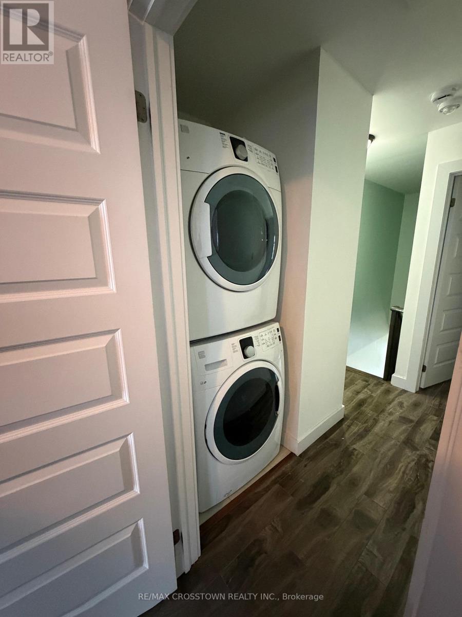 2 - 540 Essa Road, Barrie, ON - Indoor Photo Showing Laundry Room