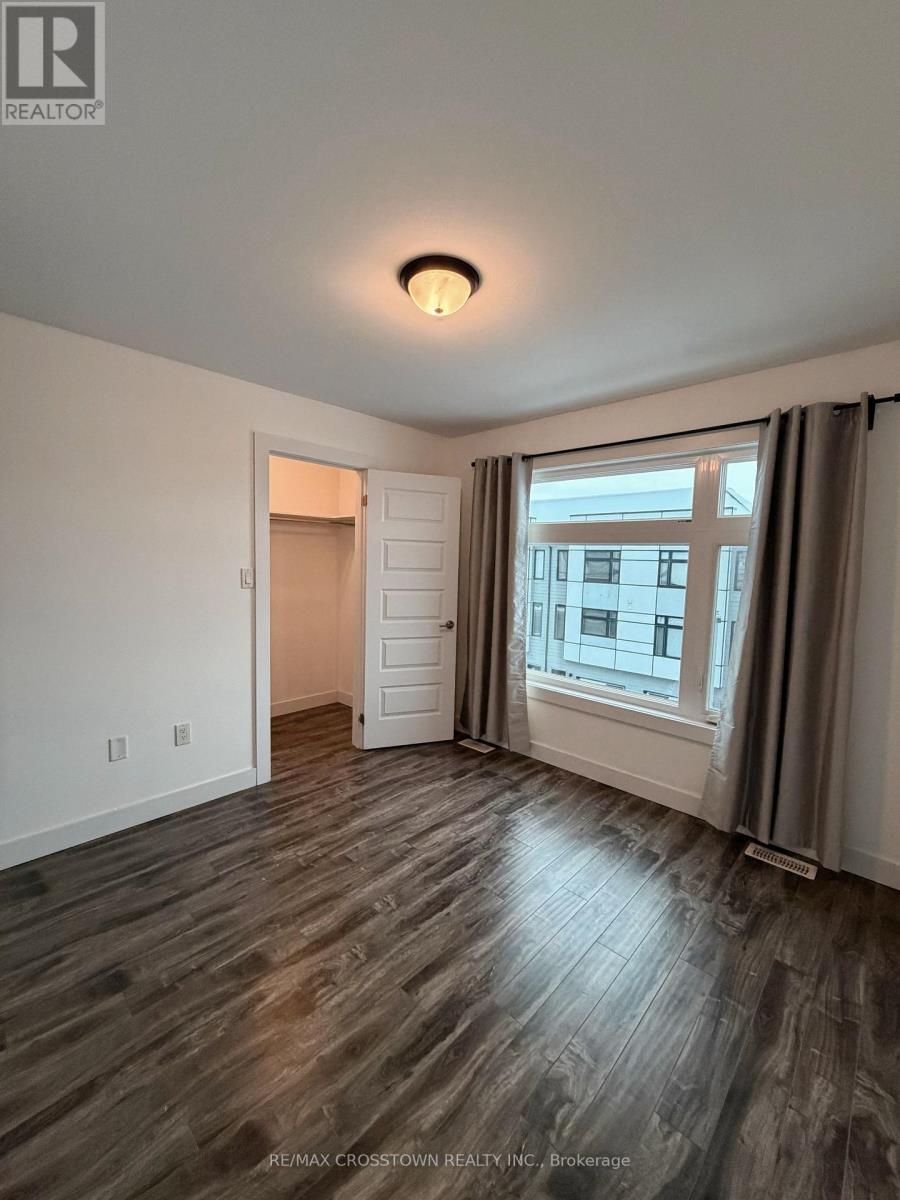 2 - 540 Essa Road, Barrie, ON - Indoor Photo Showing Other Room