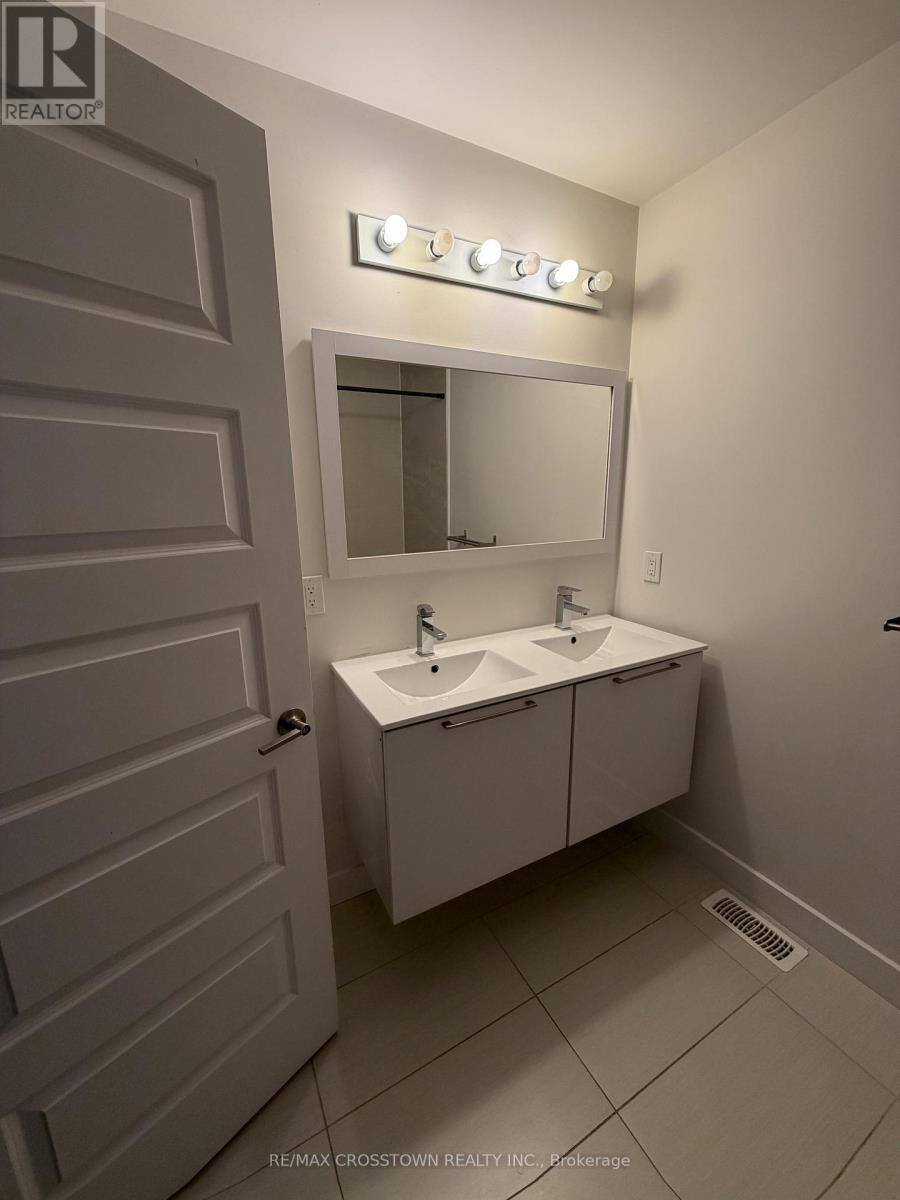 2 - 540 Essa Road, Barrie, ON - Indoor Photo Showing Bathroom